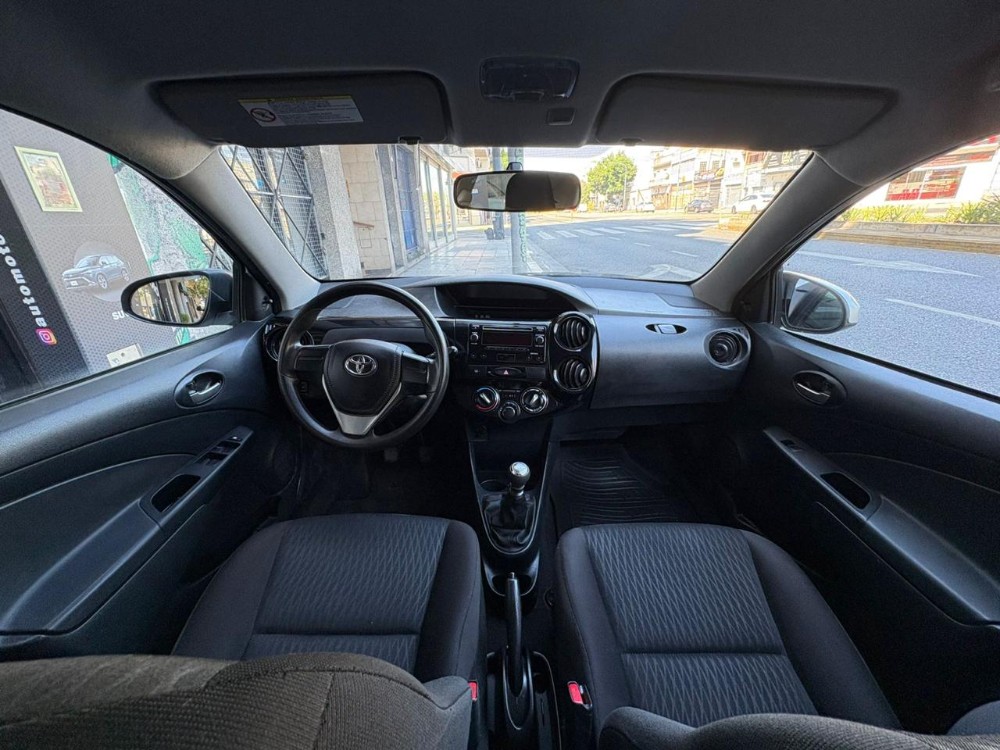 Toyota Etios X — foto 2